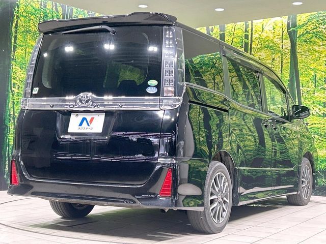 TOYOTA VOXY 2014