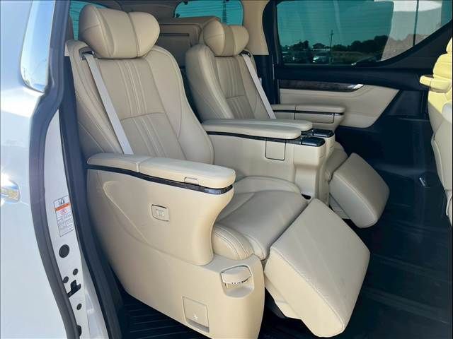 TOYOTA ALPHARD hybrid 4WD 2018