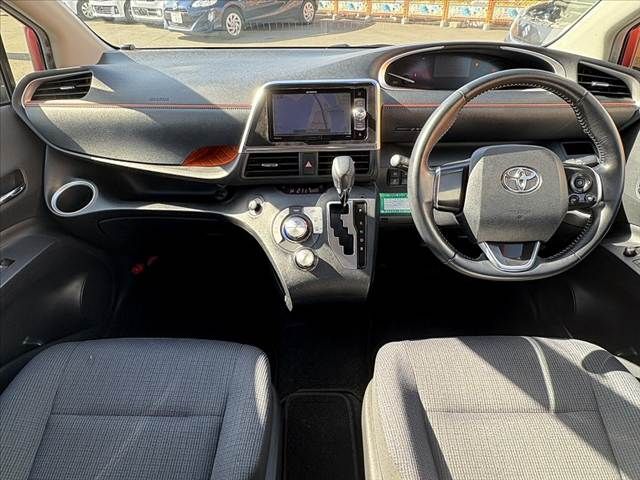 TOYOTA SIENTA HYBRID 2016