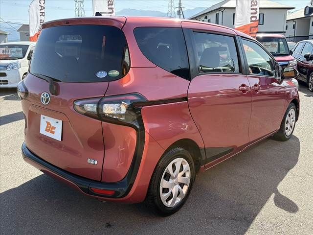 TOYOTA SIENTA HYBRID 2016