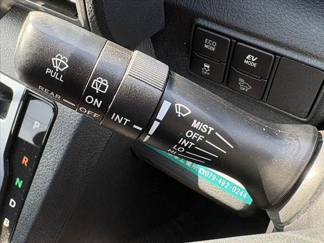 TOYOTA SIENTA HYBRID 2016