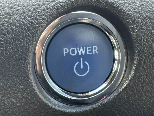 TOYOTA SIENTA HYBRID 2016