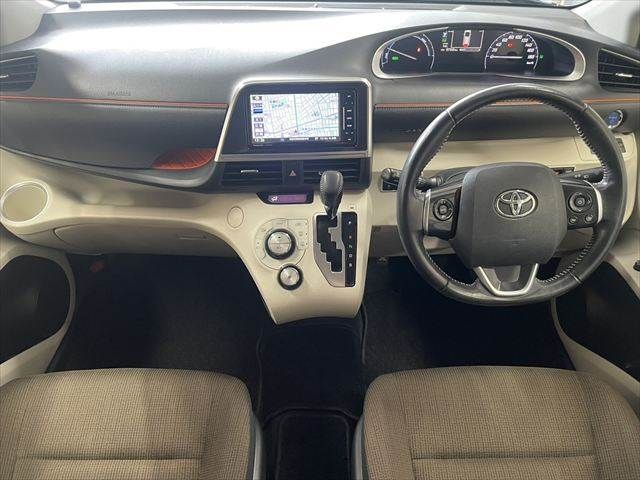 TOYOTA SIENTA HYBRID 2017