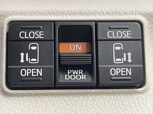 TOYOTA SIENTA HYBRID 2017