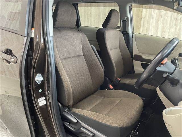 TOYOTA SIENTA HYBRID 2017