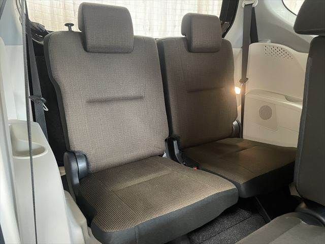 TOYOTA SIENTA HYBRID 2017