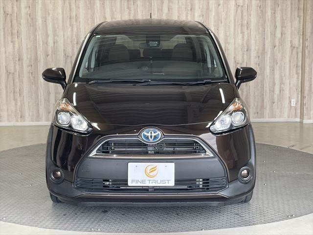 TOYOTA SIENTA HYBRID 2017