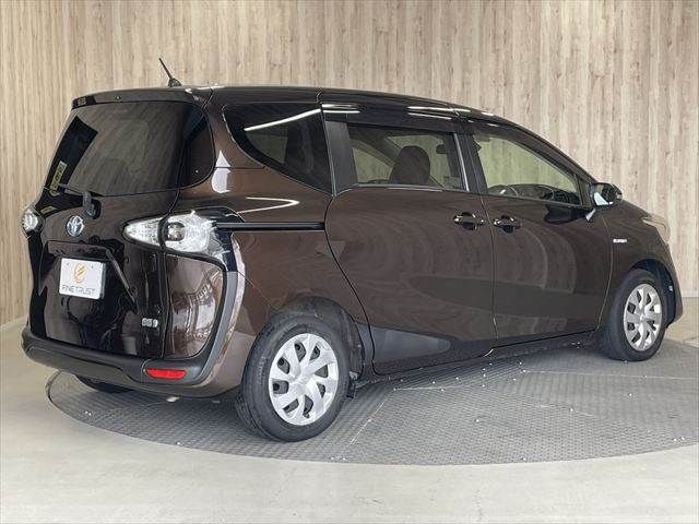 TOYOTA SIENTA HYBRID 2017