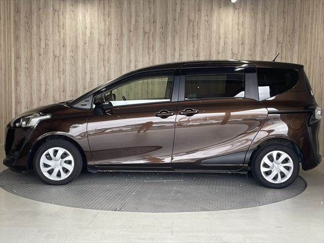 TOYOTA SIENTA HYBRID 2017