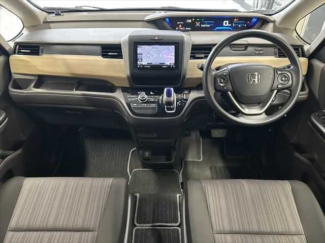 HONDA FREED HYBRID 2017