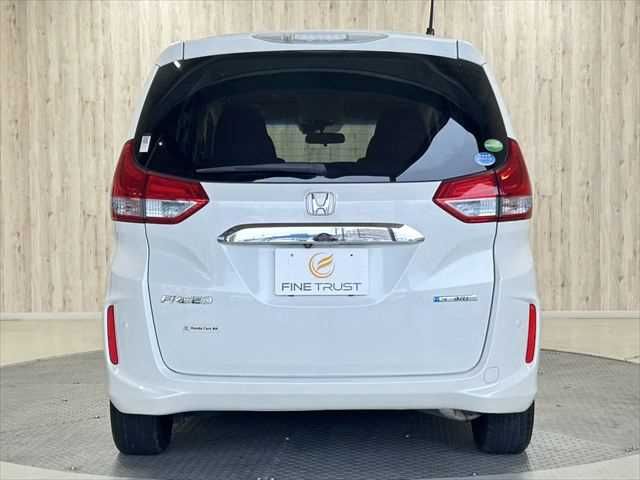 HONDA FREED HYBRID 2017