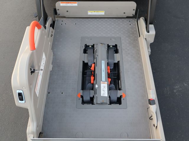 NISSAN NV350 CARAVAN 2019