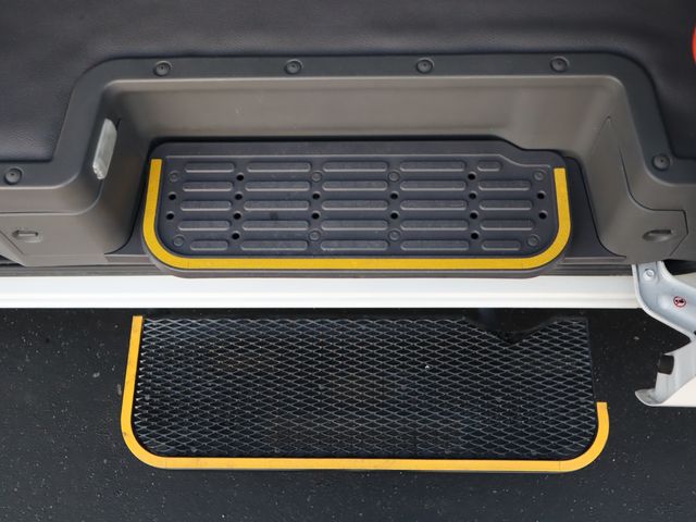 NISSAN NV350 CARAVAN 2019