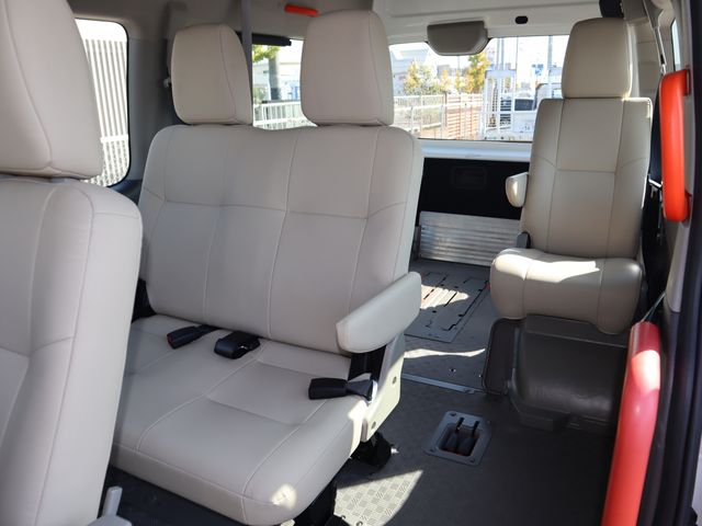 NISSAN NV350 CARAVAN 2019