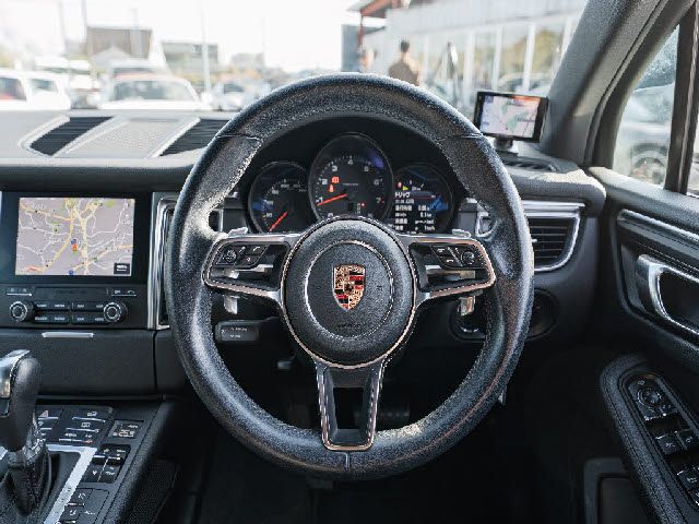 PORSCHE PORSCHE Macan 2018