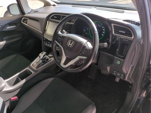 HONDA SHUTTLE HYBRID 2017