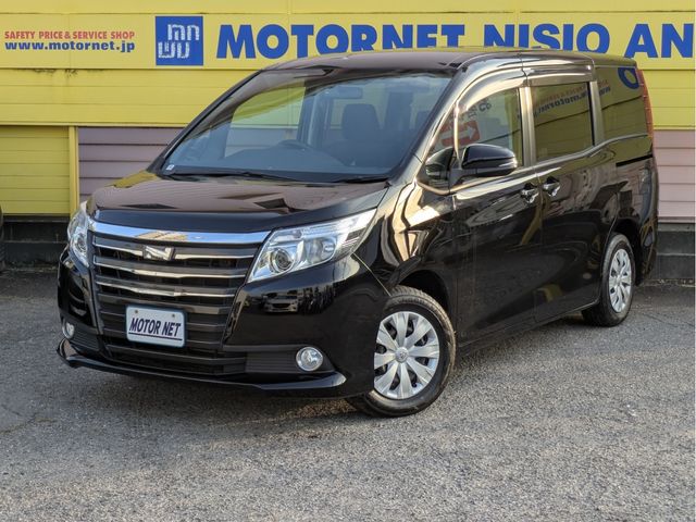 TOYOTA NOAH 2014