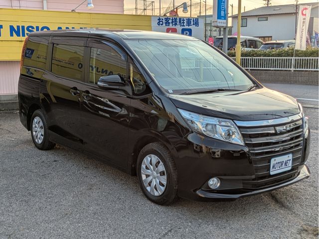 TOYOTA NOAH 2014