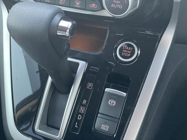 NISSAN SERENA  S-HYBRID 2017