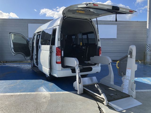 TOYOTA HIACE van 4WD 2019