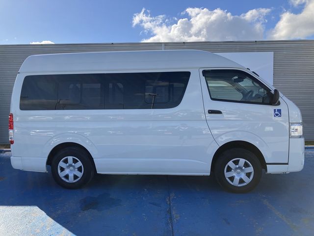TOYOTA HIACE van 4WD 2019