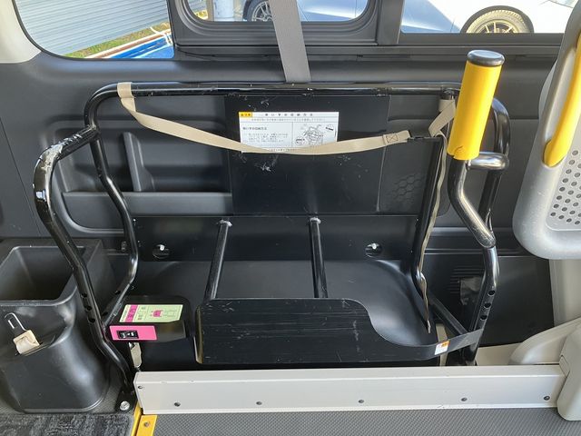 TOYOTA HIACE van 4WD 2019