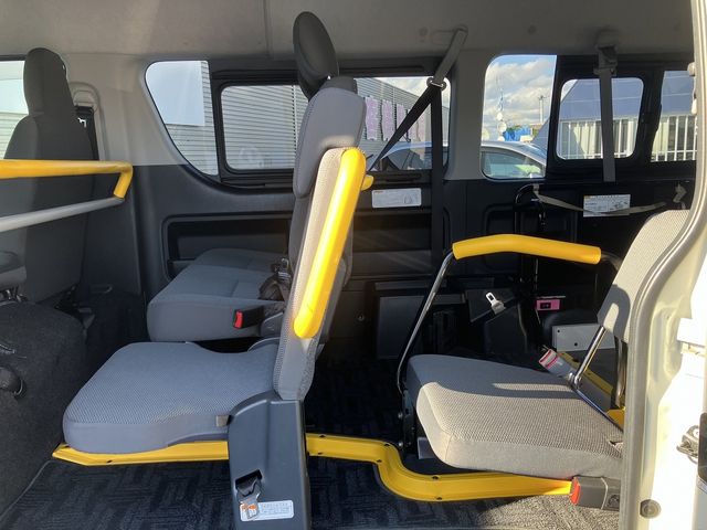 TOYOTA HIACE van 4WD 2019