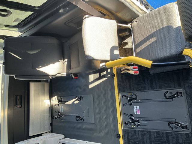 TOYOTA HIACE van 4WD 2019