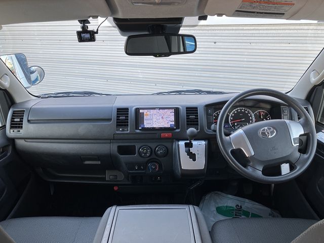 TOYOTA HIACE van 4WD 2019