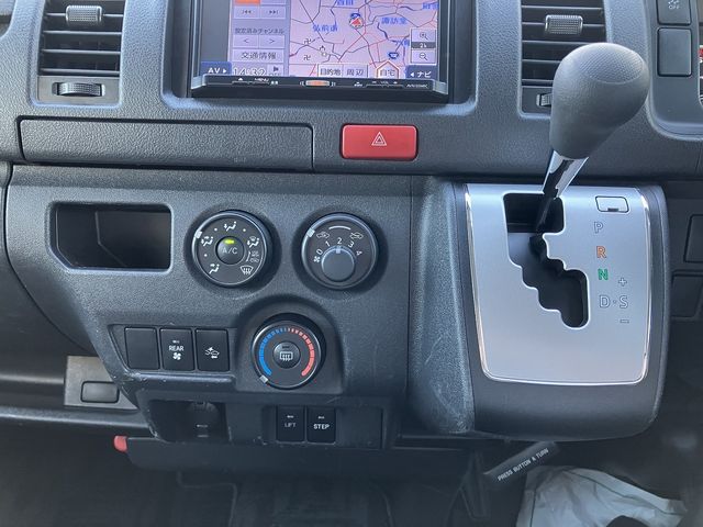 TOYOTA HIACE van 4WD 2019