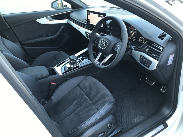 AUDI AUDI A4 AVANT 2021