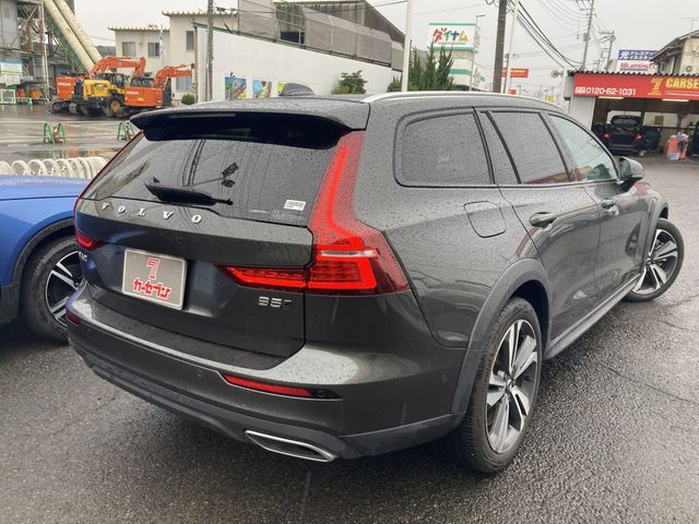 VOLVO VOLVO V60 CROSS COUNTRY 2021