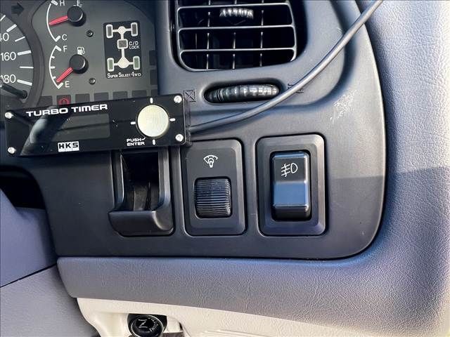 MITSUBISHI DELICA SPACE GEAR  4WD 2003