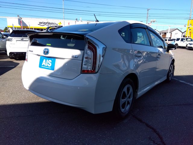 TOYOTA PRIUS 2013