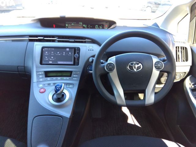 TOYOTA PRIUS 2013