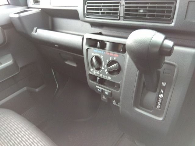 DAIHATSU HIJET CARGO 2022