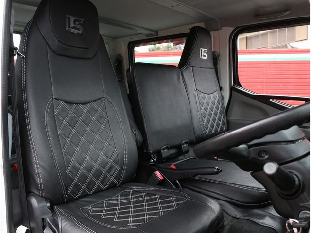 MITSUBISHI CANTER 2019