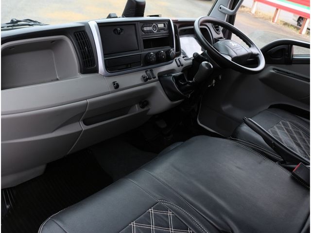 MITSUBISHI CANTER 2019