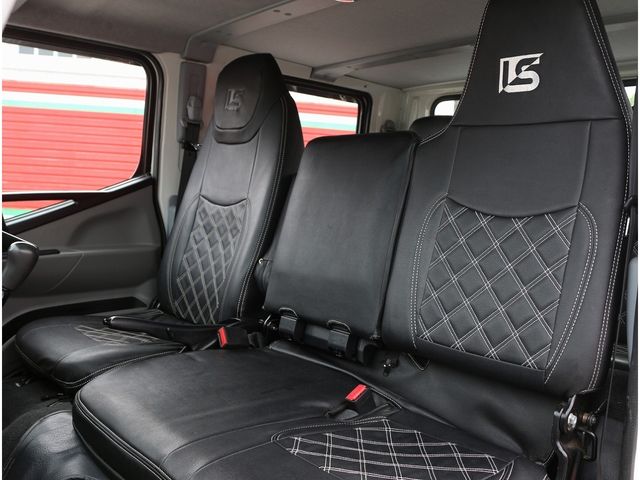 MITSUBISHI CANTER 2019