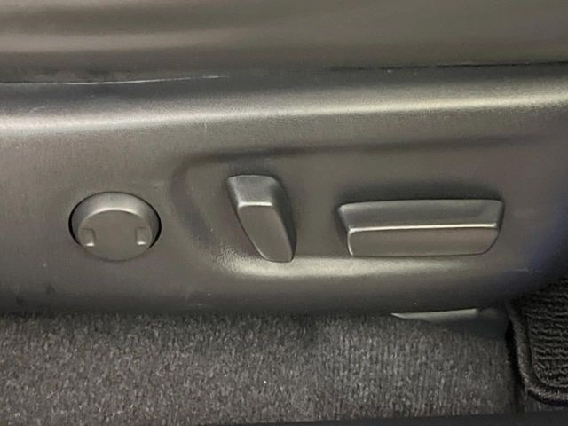 TOYOTA HARRIER 2WD 2019