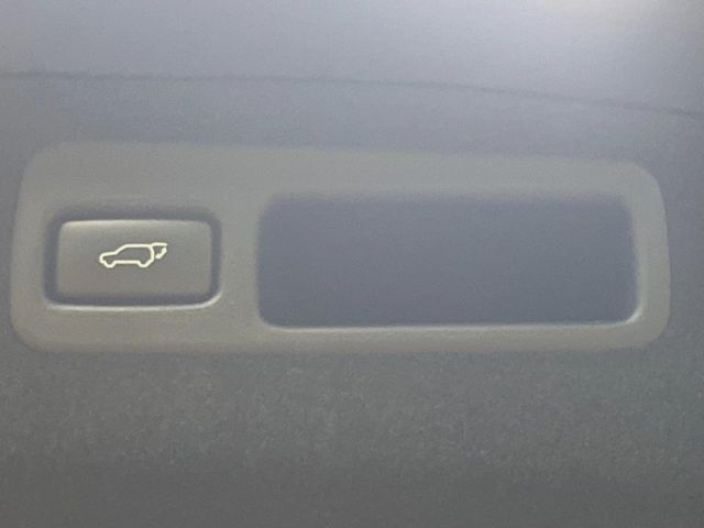 TOYOTA HARRIER 2WD 2019