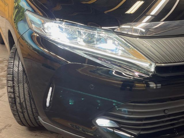TOYOTA HARRIER 2WD 2019