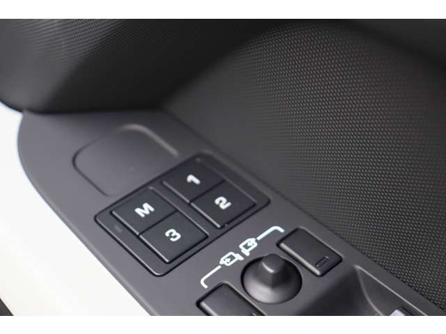 ROVER ROVER DEFENDER 2023