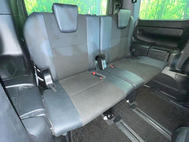 TOYOTA NOAH HYBRID 2018