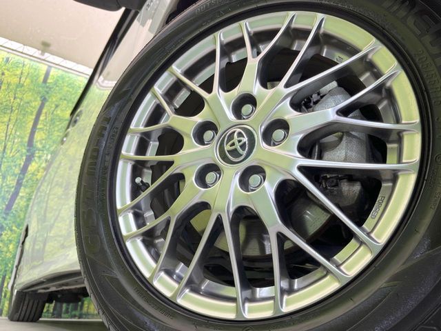 TOYOTA NOAH HYBRID 2018