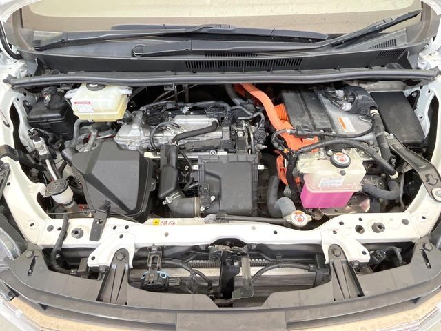 TOYOTA NOAH HYBRID 2018