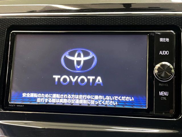 TOYOTA PRIUS Alpha 2015