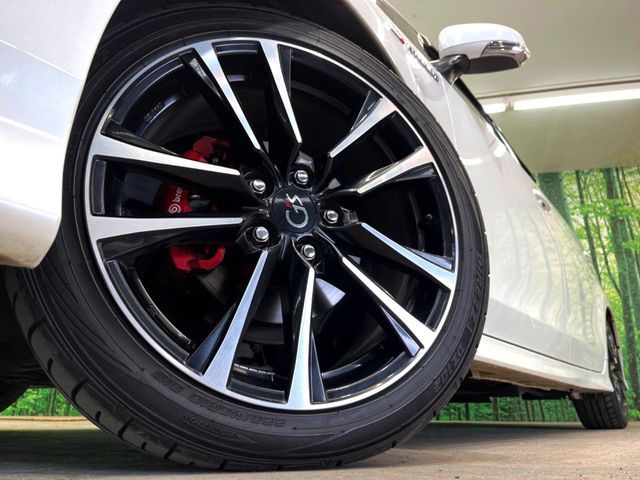 TOYOTA PRIUS Alpha 2015