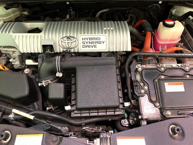 TOYOTA PRIUS Alpha 2015