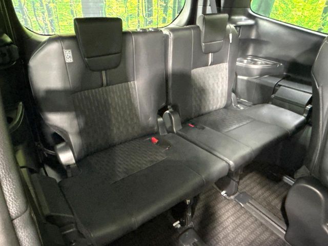 TOYOTA NOAH HYBRID 2023